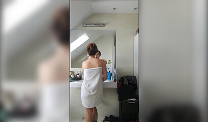 Spying my sexy girlfriend after the shower