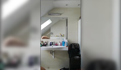 Spying my sexy girlfriend after the shower