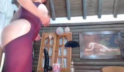Babe teasing on the webcam with her parrot