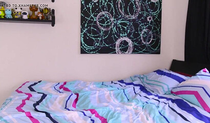 Pink haired BBW shows us her masturbation skills