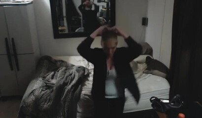 Blonde waitress that I picked up gives me her pussy