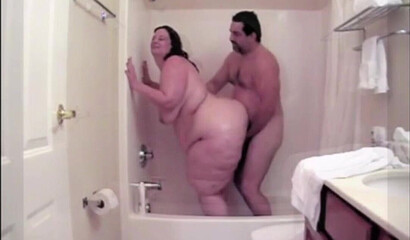 Amateur fuck with lovely BBW in the shower