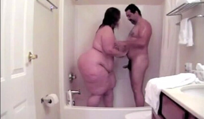 Amateur fuck with lovely BBW in the shower