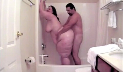 Amateur fuck with lovely BBW in the shower