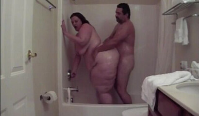 Amateur fuck with lovely BBW in the shower