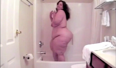 Amateur fuck with lovely BBW in the shower
