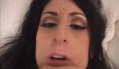 Indian MILF enjoys amazing anal fuck