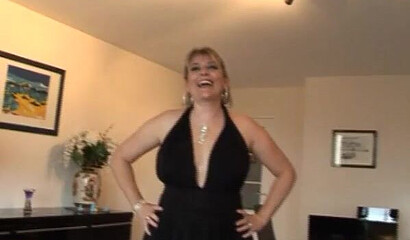 Lovely MILF strips on amateur casting