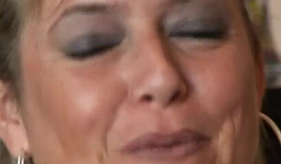 Lovely MILF strips on amateur casting