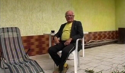 Very old granpa bangs this horny young teen outdoors