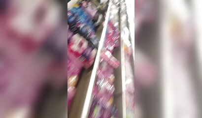 Spying on the mature BBW cougar in the supermarket