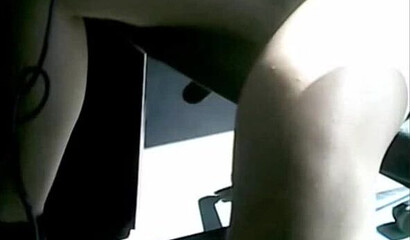 Amateur secretary flashing in the office