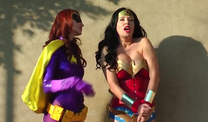 Wonder woman MILF fights vs MILF Batgirl