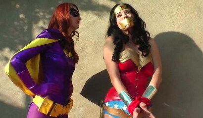 Wonder woman MILF fights vs MILF Batgirl