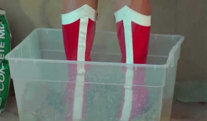 Wonder woman MILF fights vs MILF Batgirl