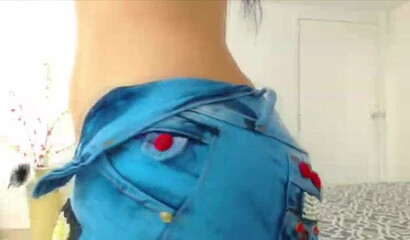 Amateur Latina Cougar strips down and shows her thick bottom while posing at her home