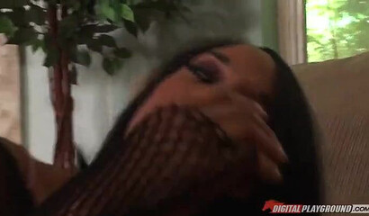 Beautiful ebony babe invites her boyfriend to screw the hell out of her pussy and her butt