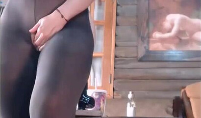 Curly mature bubble butt bitch toying her wet cumstarving pussy with a dildo and squirting