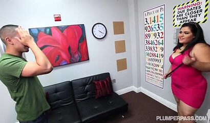 Chunky brunette slut with giant fat butt sucks a throbbing dick before fucking doggystyle