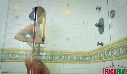 Pierced ebony slut bouncing her tattooed bubble but while riding white rock solid cock