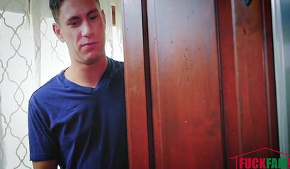 Pierced ebony slut bouncing her tattooed bubble but while riding white rock solid cock