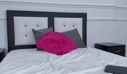 Amateur brunette with big ass plays with pussy on webcam