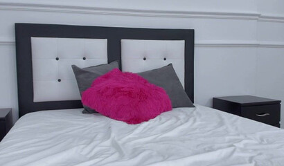 Amateur brunette with big ass plays with pussy on webcam