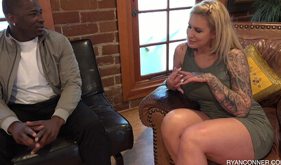 Stunning mature MILF Ryan Conner pleases BBC with her asshole