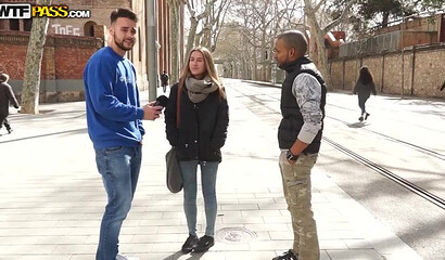 Skinny ebony takes her 5 min of fame and bangs this several boys outdoors
