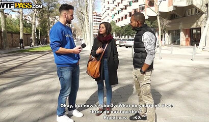 Skinny ebony takes her 5 min of fame and bangs this several boys outdoors