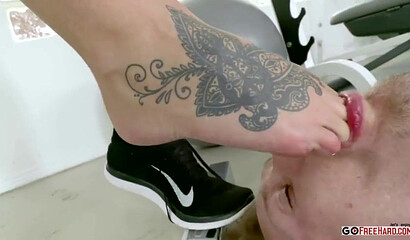 Curvy brunette Alison Tyler riding a lucky guy in the gym