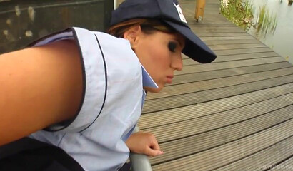 Amateur hoe Suzane pulls up her skirt and gets fucked outdoors