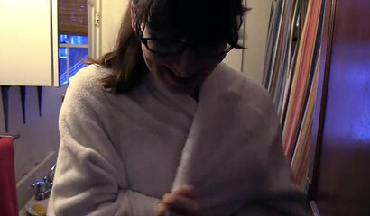 Curvy MILF with beautiful big butt Bettie Bondage gets fucked by stepson