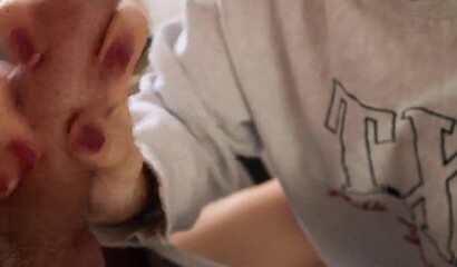 Amateur girlfriend with smoking hot ass gets nailed in doggystyle pose