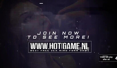 Blonde MILF Brandi Love and stepdaughter Kiara Cole share a cock in a threesome