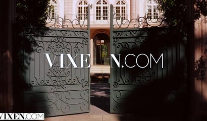 Brunette vixen with massive chest Sophie Dee riding black dong