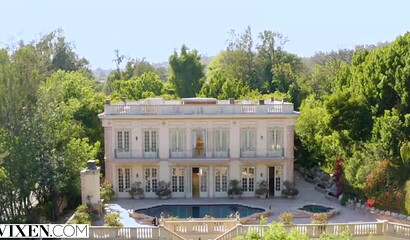 Brunette vixen with massive chest Sophie Dee riding black dong