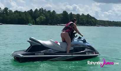 Sexy curvy slut Rahyndee James gives blowjob and dick ride POV