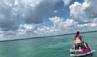 Sexy curvy slut Rahyndee James gives blowjob and dick ride POV