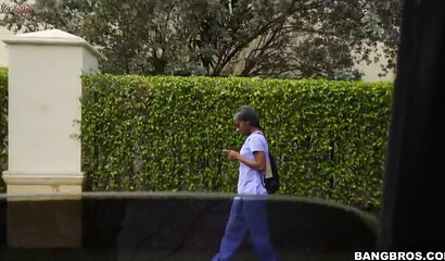 Black skinny slut Lexxi Deep taking stiff white knob in the car