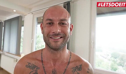 Hot tied up slut with fake boobies Florane Russell enjoys fucking and squirting