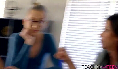 Curvy MILF Alexis Fawx strips spreads legs and gets smashed