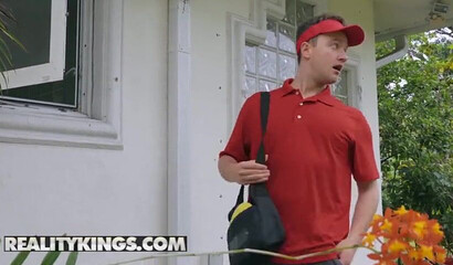 Stunning tattooed mom Audrey Miles gets stuffed by pizza boy