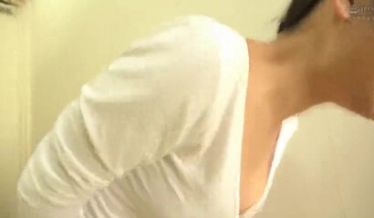Japanese mature moans while stiff dick penetrates her tasty clam