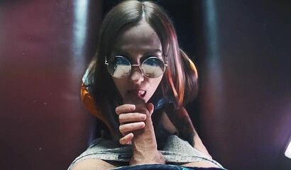 Amateur sister with sunglasses spreads legs for big dick and creampie