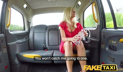 Mature blonde gets anal fucked by a cab driver for a free ride
