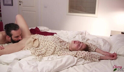 Petite amateur doll squirts on hard dick while riding it