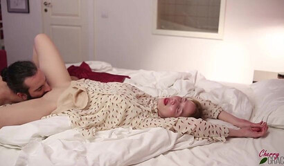 Petite amateur doll squirts on hard dick while riding it