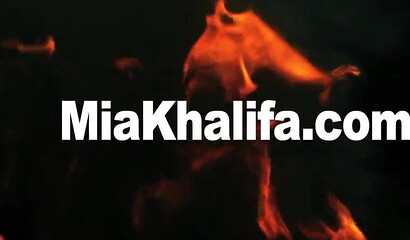 Busty Muslim sluts Julianna Vega & Mia Khalifa share big curved dick on the sofa