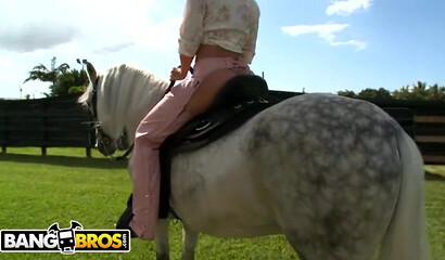 Slutty cowgirls Rachel Starr & Karen Fisher getting done in outdoor orgy
